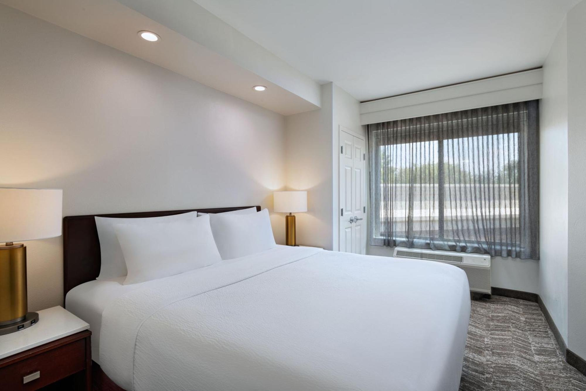 Springhill Suites By Marriott Dallas Dfw Airport East Las Colinas Ирвинг Экстерьер фото